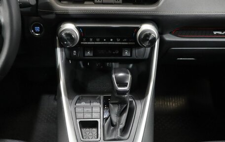 Toyota RAV4, 2020 год, 3 979 000 рублей, 23 фотография