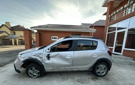 Renault Sandero II рестайлинг, 2020 год, 250 000 рублей, 2 фотография