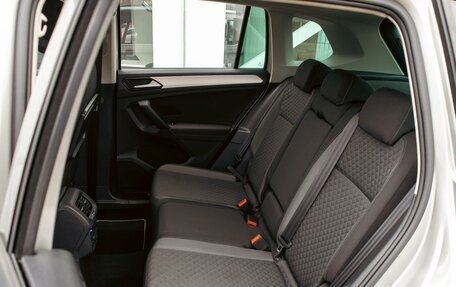 Volkswagen Tiguan II, 2019 год, 2 045 000 рублей, 17 фотография