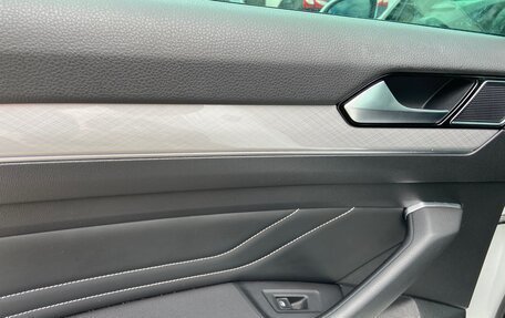 Volkswagen Passat B8 рестайлинг, 2021 год, 3 030 000 рублей, 15 фотография