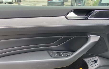 Volkswagen Passat B8 рестайлинг, 2021 год, 3 030 000 рублей, 11 фотография