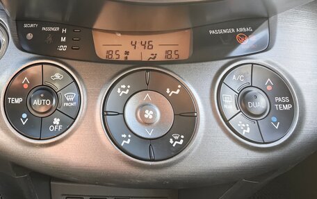 Toyota RAV4, 2009 год, 1 850 000 рублей, 17 фотография