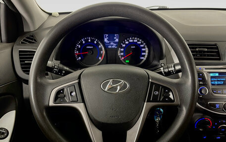 Hyundai Solaris II рестайлинг, 2015 год, 950 000 рублей, 16 фотография