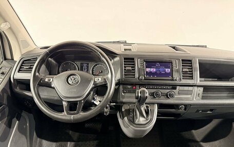 Volkswagen Caravelle T6 рестайлинг, 2018 год, 3 290 000 рублей, 14 фотография