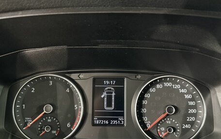 Volkswagen Caravelle T6 рестайлинг, 2018 год, 3 290 000 рублей, 21 фотография