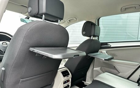 Volkswagen Tiguan II, 2018 год, 1 900 000 рублей, 24 фотография