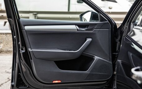 Skoda Superb III рестайлинг, 2016 год, 1 898 000 рублей, 27 фотография