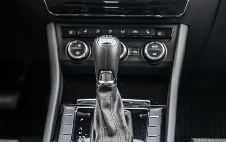 Skoda Superb III рестайлинг, 2016 год, 1 898 000 рублей, 25 фотография