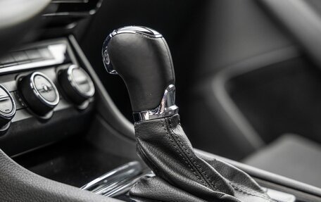 Skoda Superb III рестайлинг, 2016 год, 1 898 000 рублей, 32 фотография