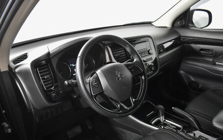 Mitsubishi Outlander III рестайлинг 3, 2019 год, 1 925 000 рублей, 9 фотография