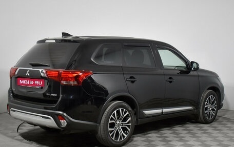 Mitsubishi Outlander III рестайлинг 3, 2019 год, 1 925 000 рублей, 5 фотография