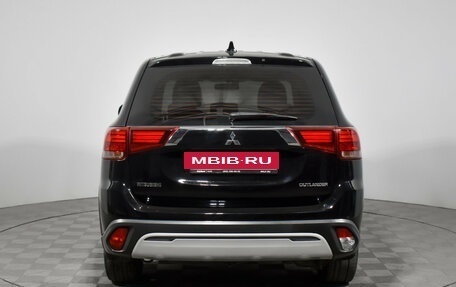 Mitsubishi Outlander III рестайлинг 3, 2019 год, 1 925 000 рублей, 6 фотография