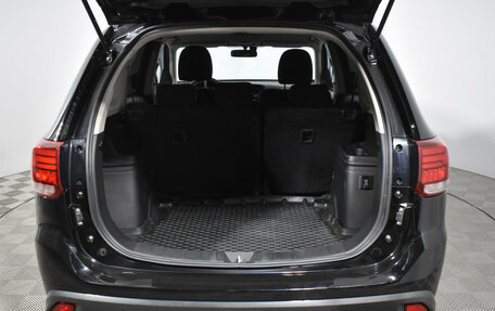 Mitsubishi Outlander III рестайлинг 3, 2019 год, 1 925 000 рублей, 20 фотография