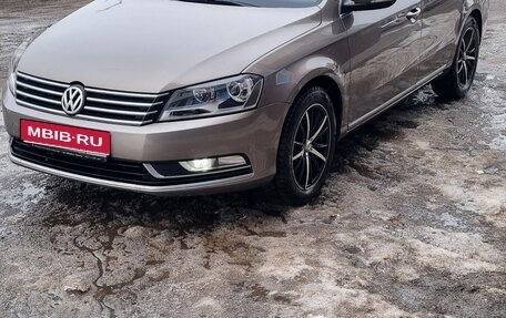 Volkswagen Passat B7, 2011 год, 950 000 рублей, 1 фотография