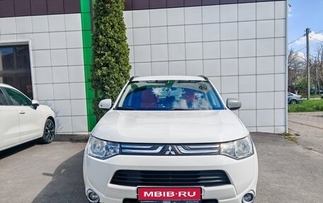 Mitsubishi Outlander III рестайлинг 3, 2014 год, 1 460 000 рублей, 1 фотография