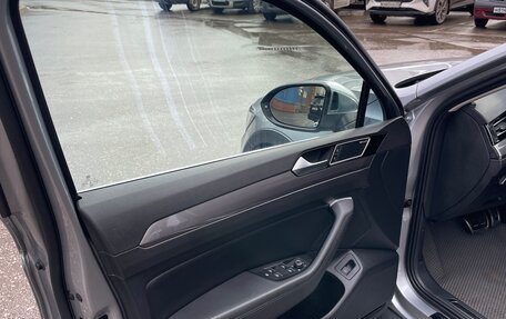 Volkswagen Passat B8 рестайлинг, 2018 год, 3 000 000 рублей, 10 фотография