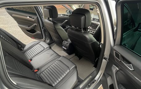 Volkswagen Passat B8 рестайлинг, 2018 год, 3 000 000 рублей, 13 фотография