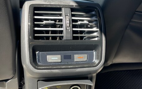 Volkswagen Passat B8 рестайлинг, 2018 год, 3 000 000 рублей, 26 фотография