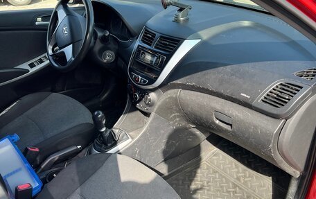 Hyundai Solaris II рестайлинг, 2011 год, 410 000 рублей, 10 фотография