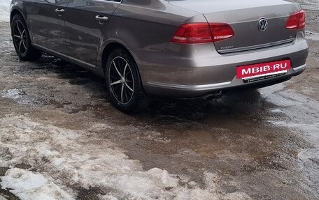 Volkswagen Passat B7, 2011 год, 950 000 рублей, 3 фотография