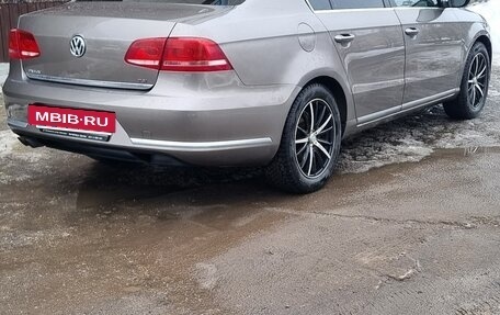 Volkswagen Passat B7, 2011 год, 950 000 рублей, 4 фотография