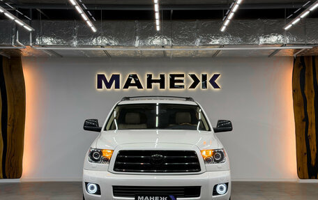 Toyota Sequoia II рестайлинг, 2013 год, 7 000 000 рублей, 2 фотография
