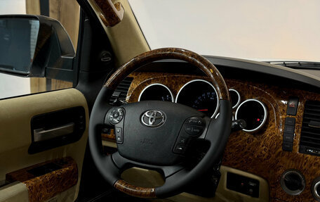 Toyota Sequoia II рестайлинг, 2013 год, 7 000 000 рублей, 9 фотография