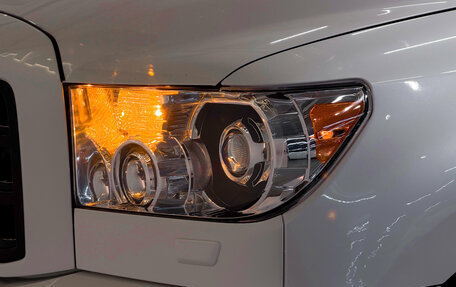 Toyota Sequoia II рестайлинг, 2013 год, 7 000 000 рублей, 26 фотография