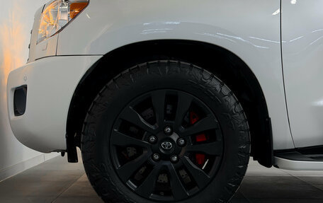 Toyota Sequoia II рестайлинг, 2013 год, 7 000 000 рублей, 29 фотография