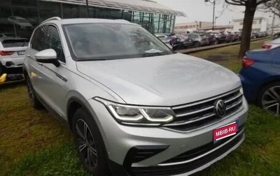 Volkswagen Tiguan II, 2022 год, 2 482 000 рублей, 1 фотография