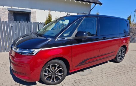 Volkswagen Multivan, 2023 год, 6 200 000 рублей, 4 фотография