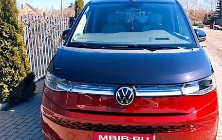 Volkswagen Multivan, 2023 год, 6 200 000 рублей, 3 фотография