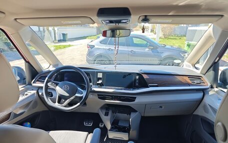 Volkswagen Multivan, 2023 год, 6 200 000 рублей, 10 фотография