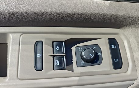 Volkswagen Multivan, 2023 год, 6 200 000 рублей, 15 фотография