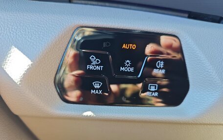 Volkswagen Multivan, 2023 год, 6 200 000 рублей, 14 фотография