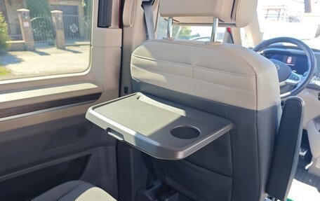 Volkswagen Multivan, 2023 год, 6 200 000 рублей, 21 фотография