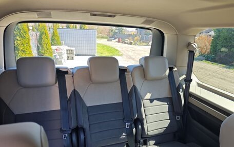 Volkswagen Multivan, 2023 год, 6 200 000 рублей, 25 фотография