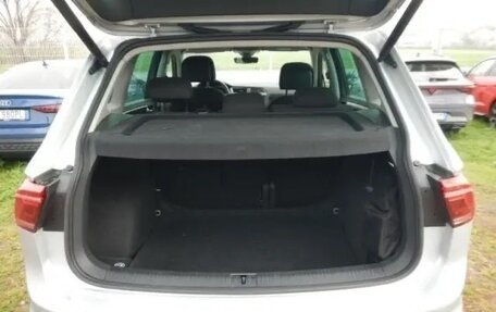 Volkswagen Tiguan II, 2022 год, 2 482 000 рублей, 8 фотография