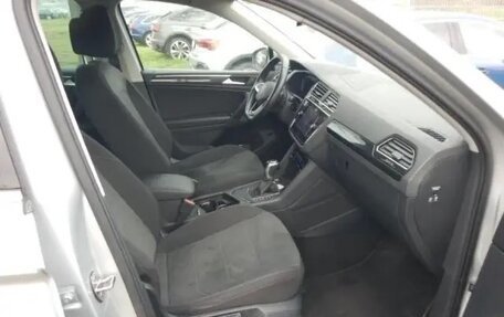 Volkswagen Tiguan II, 2022 год, 2 482 000 рублей, 13 фотография