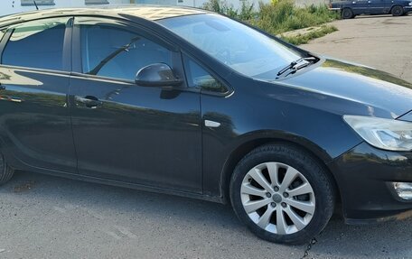 Opel Astra J, 2011 год, 490 000 рублей, 2 фотография