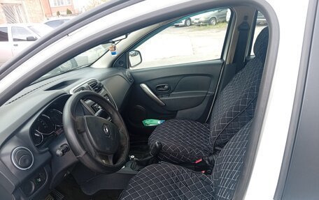 Renault Logan II, 2015 год, 600 000 рублей, 6 фотография