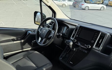 Toyota HiAce H300, 2021 год, 6 580 000 рублей, 8 фотография