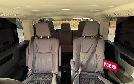 Toyota HiAce H300, 2021 год, 6 580 000 рублей, 12 фотография