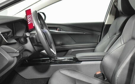 Toyota Camry, 2024 год, 3 835 000 рублей, 10 фотография