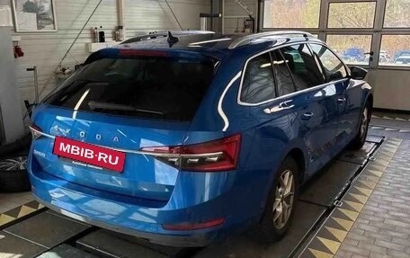 Skoda Superb III рестайлинг, 2023 год, 2 572 000 рублей, 2 фотография