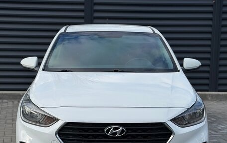 Hyundai Solaris II рестайлинг, 2017 год, 900 000 рублей, 4 фотография