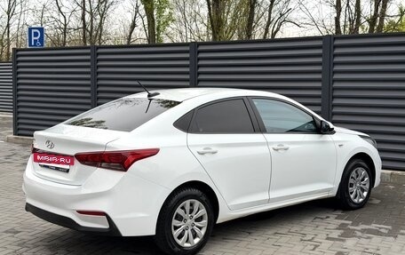 Hyundai Solaris II рестайлинг, 2017 год, 900 000 рублей, 8 фотография