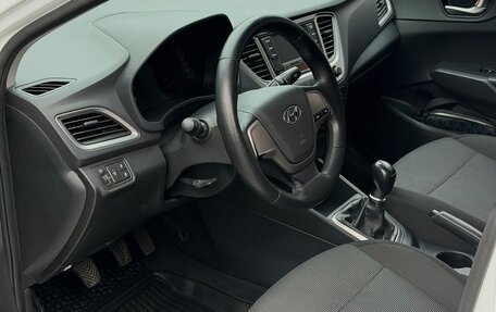 Hyundai Solaris II рестайлинг, 2017 год, 900 000 рублей, 18 фотография