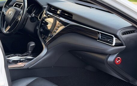 Toyota Camry, 2018 год, 2 550 000 рублей, 5 фотография