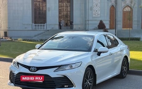 Toyota Camry, 2018 год, 2 550 000 рублей, 3 фотография